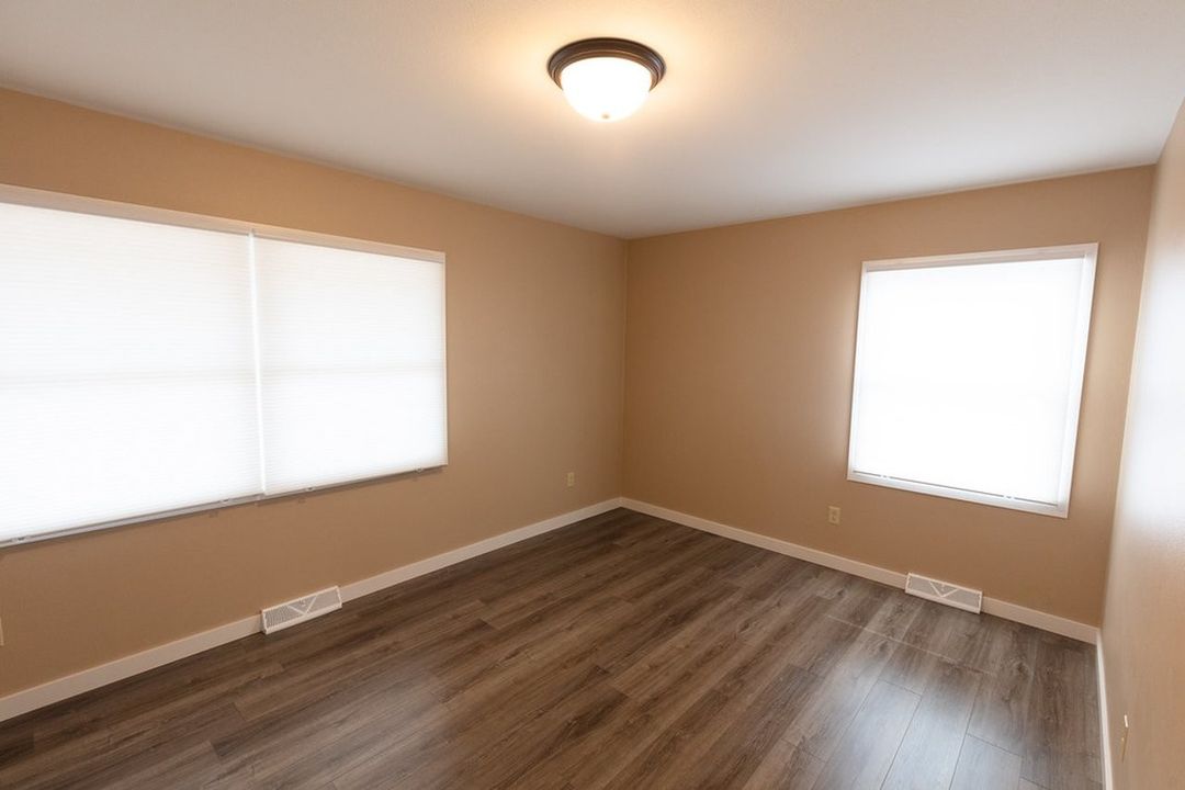 Bedroom, photo 1 of 6
