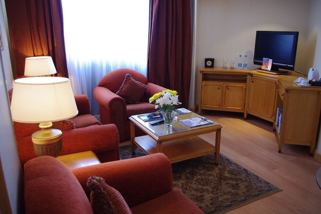 Living room, photo 1 of 6