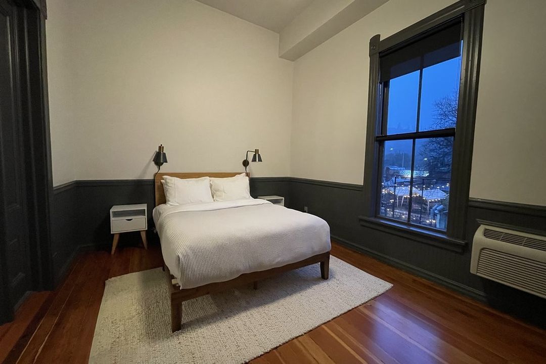 Bedroom, photo 2 of 6