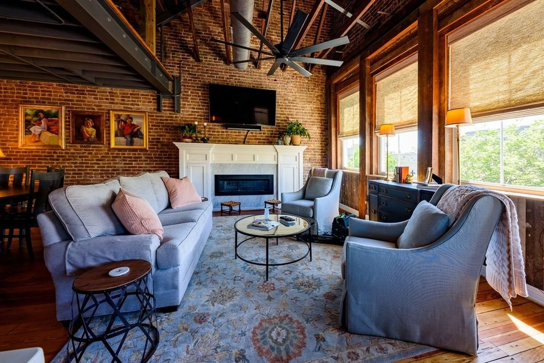 Living room, photo 1 of 6