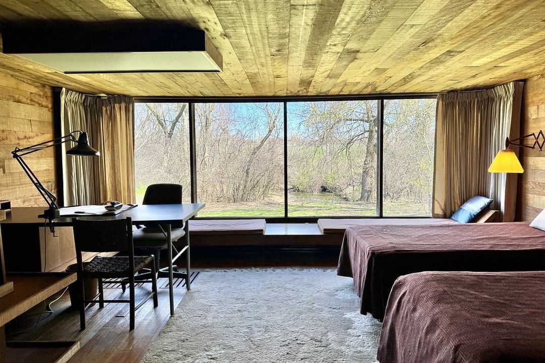 Bedroom, photo 2 of 6