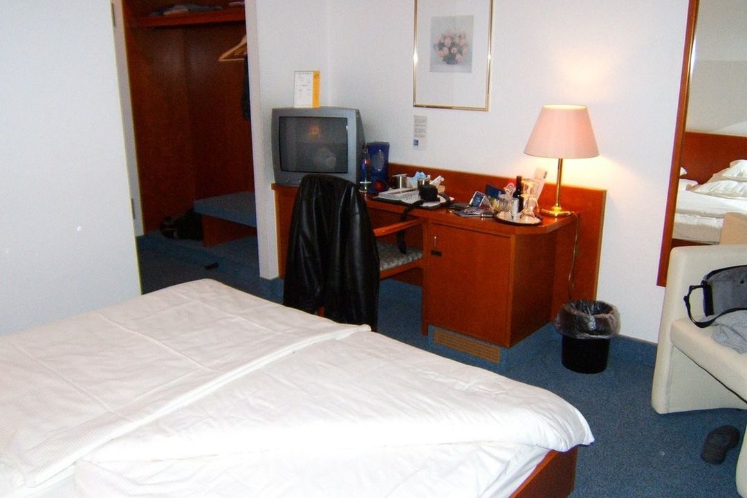 Bedroom, photo 1 of 6