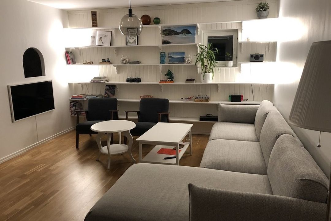 Living room, photo 1 of 6